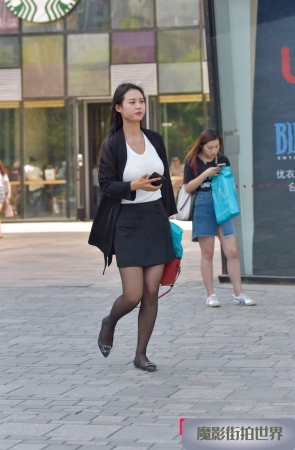 丰满的OL装黑丝女3A1741[57.1M]