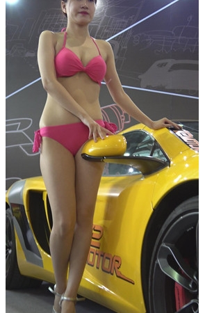 泳装车模小姐姐