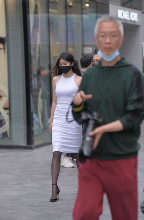 包臀裙黑丝美女