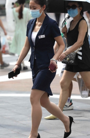 诱惑肉丝高跟街拍OL