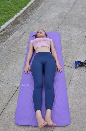 美的这么不沾风尘-瑜伽小妹