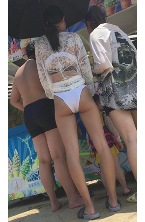 白色比基尼小姐姐