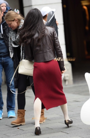 红裙皮衣，别有一番滋味（13P）