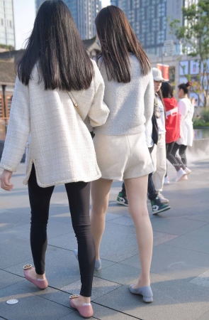 91011-5+45爱穿丝袜的闺蜜 7P