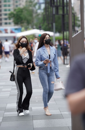 肉嘟嘟的翘屯紧牛美眉