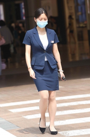 阳光下的街拍肉丝-18P