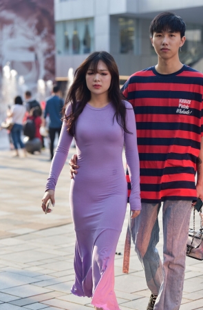 又见甜美小姐姐