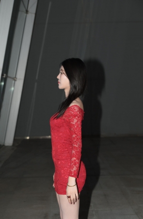 231120-2=88√美丽动人蜜桃臀美女