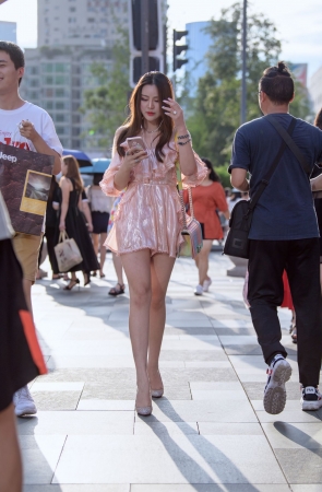 高跟鞋短裙大长腿