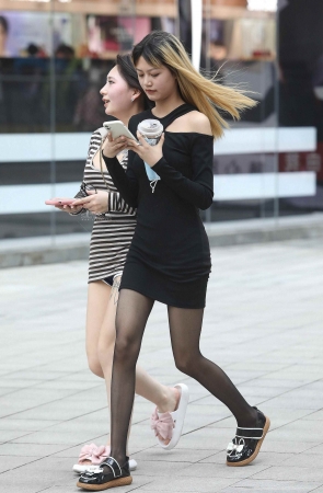 诱惑黑 丝妹子-16P