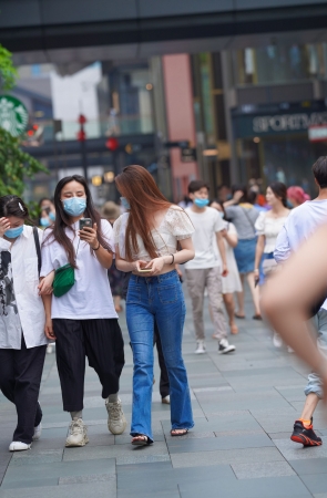 颇有年代感的牛仔裤