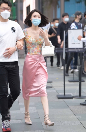 碎花上衣女孩你爱不爱/231004-2-54 15P