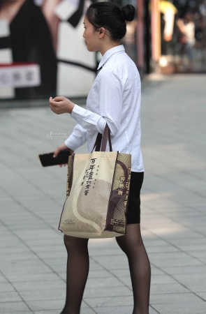 街拍黑丝职业装