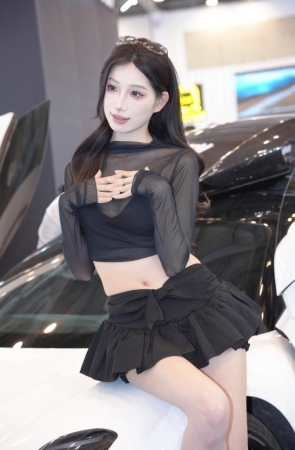 靓丽车模集 [134P4V-5.03GB]