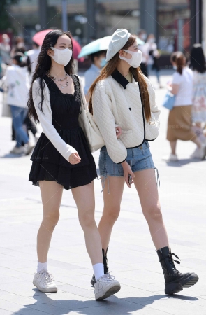 姐妹一起逛街240117-6-55 15P