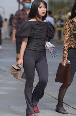 黑色紧身裤小姐姐(60P)