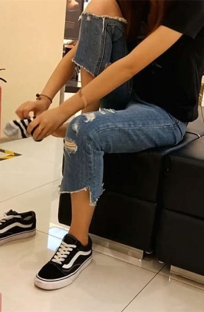 鞋店试鞋穿脱丝袜棉袜脚