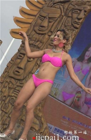 4k-重口味粉色 比基尼泳装国外MM热舞。