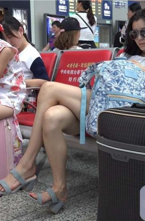 4K – 大长腿高颜值女神级美女 [4.28 GB/MP4]