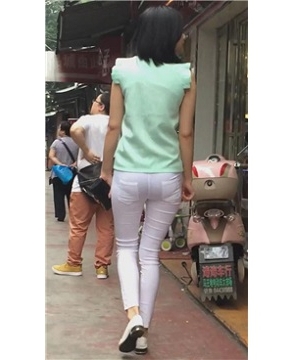 超长视频，跟着紧身白裤美臀少妇逛服装店 [3.24 GB]