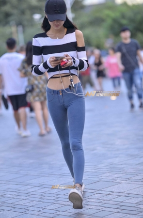 美女身材性感魔鬼