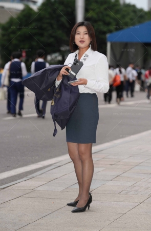 车展篇-开心下班的制服黑丝47P 11P