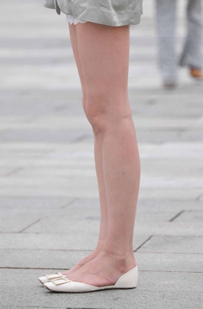 2564-33=60√美腿平底鞋小姐姐 10P