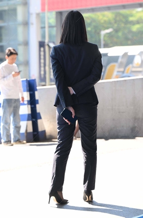 251124-22-67√奔驰职员-裤里丝