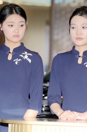 25上海车展高挑礼仪肉丝高跟走路掉脚跟 9P