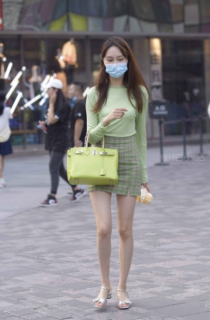 带着口罩的小姐姐一定很清纯