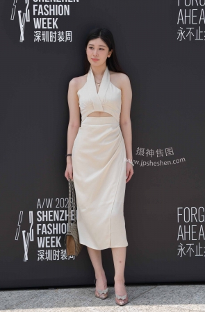 23416-2+87白皙粉嫩的优雅知性美女 13P