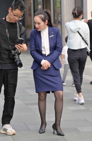 23511-13=22√街拍职工黑丝制服 7P