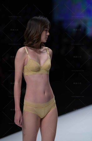 内衣模特走秀