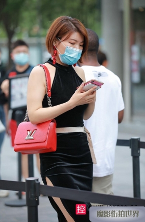 短发干练美女3A3512[525M]