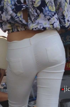 超级紧绷翘臀白裤美少F [144 MB]