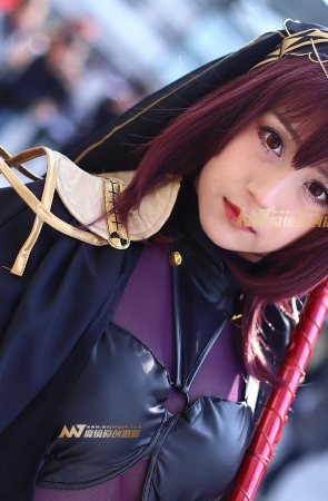 紫色系手持双枪Coser