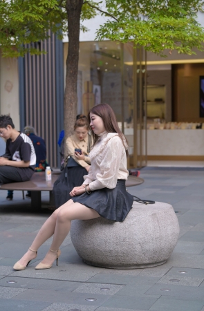 短裙肉丝小姐姐