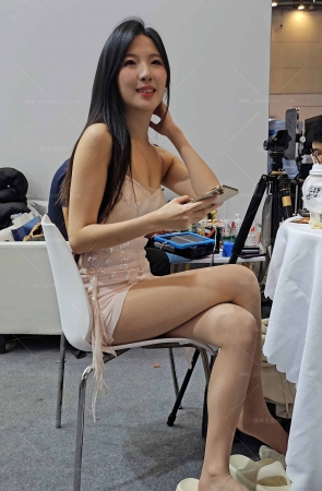 苏州GT Show肖悦油亮丝4K视频-6min花絮12P 5P