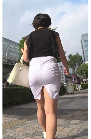 后开叉白色包屯裙