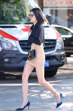 高跟美腿眼镜OL