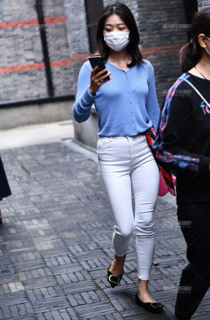 小弄堂里的白色