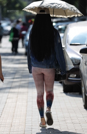 第1401篇紧身裤美女