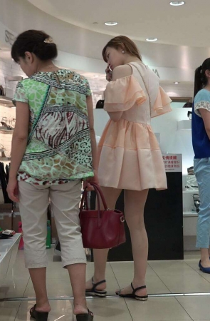 4K – 连衣裙小姐姐试鞋大片 [1.82 GB/MP4]