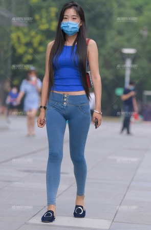 性感紧身牛仔裤