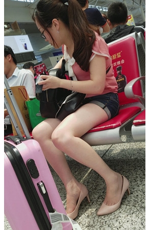 眼镜妹子