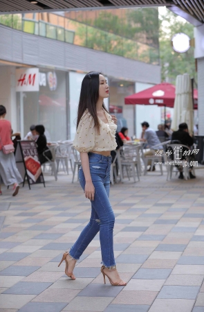 8919-1+48 /翘臀紧牛美女 3P