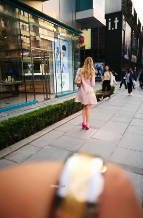 身材高挑的长腿乌克兰气质美女