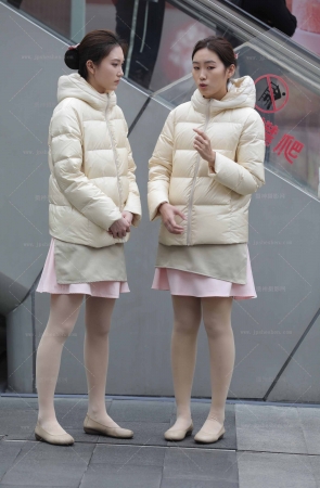 好利来的店员对标空乘招来的大长腿遗憾光腿神器 11P