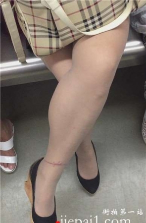 地铁拍摄v领美少f