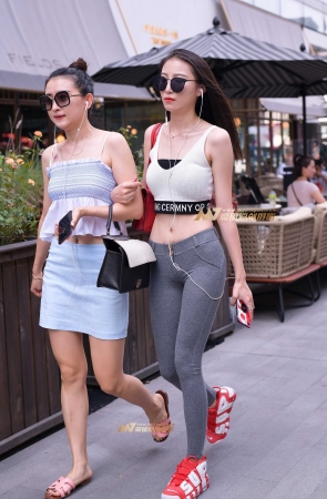 也就拍了三条街